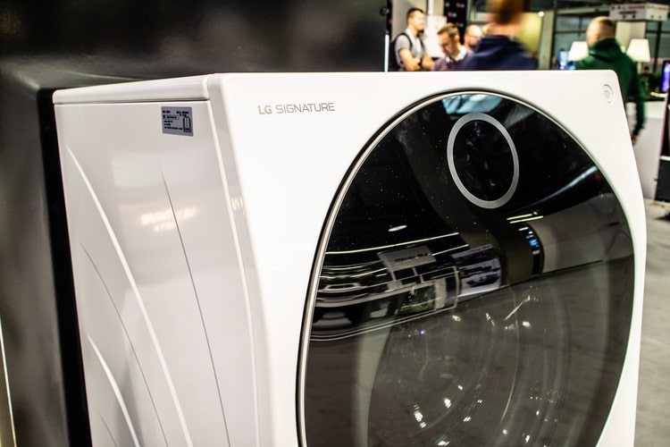 LG is developing a waterless washing machine that uses carbon dioxide instead of water