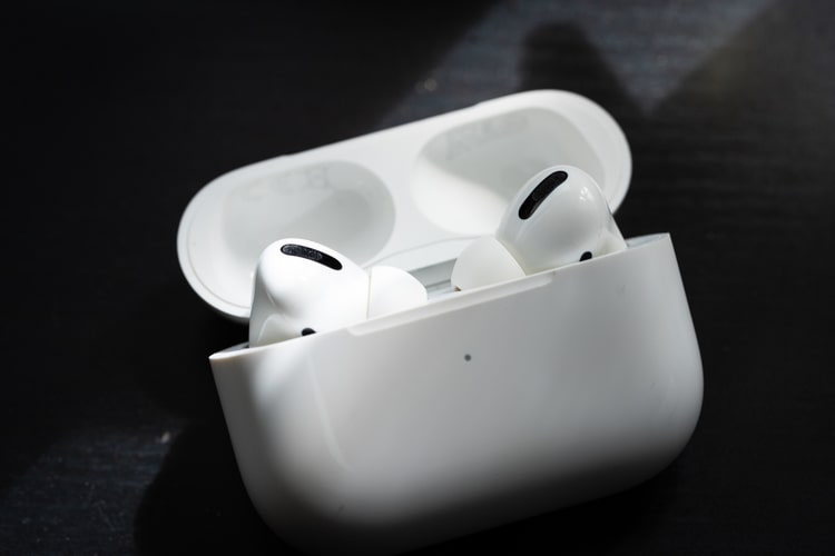 Apple AirPods pro and AirPods Max Gain Find My Support with New Firmware Update